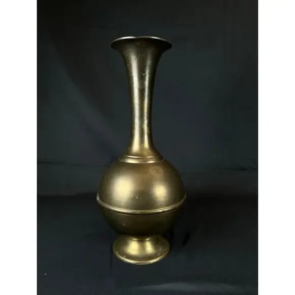 12" Mid-Century Vintage Solid Tapered Brass Vase Urn Hand Made in India - Picture 4 of 9